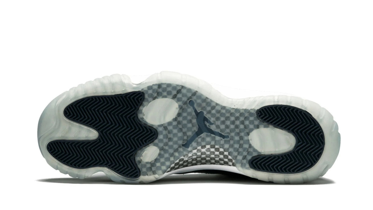 Air Jordan 11 Retro Low Georgetown - Grey & Navy Basketball Sneaker